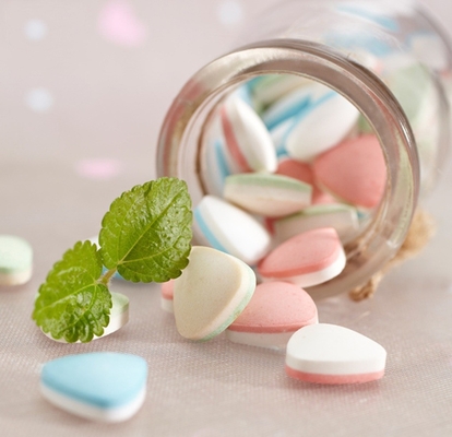 TIANHE Mehrfarbige Süßigkeiten Automatische Tablettenpresse Maschine für kaubare Vitamine fournisseur